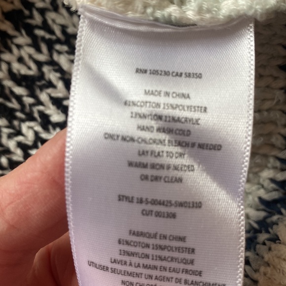 Joie sweater. - Picture 4 of 10